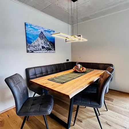 Hoisler's Apartment